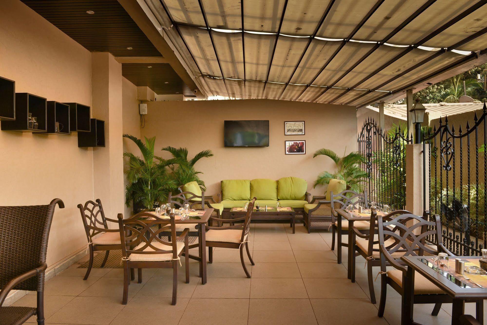 Acacia Goa Hotel Sinquerim Exterior photo